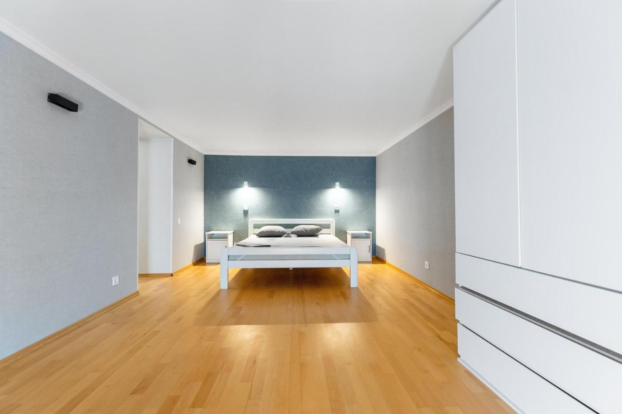 18 Deribasivska Street Jacuzzi Apartment Odessa Luaran gambar