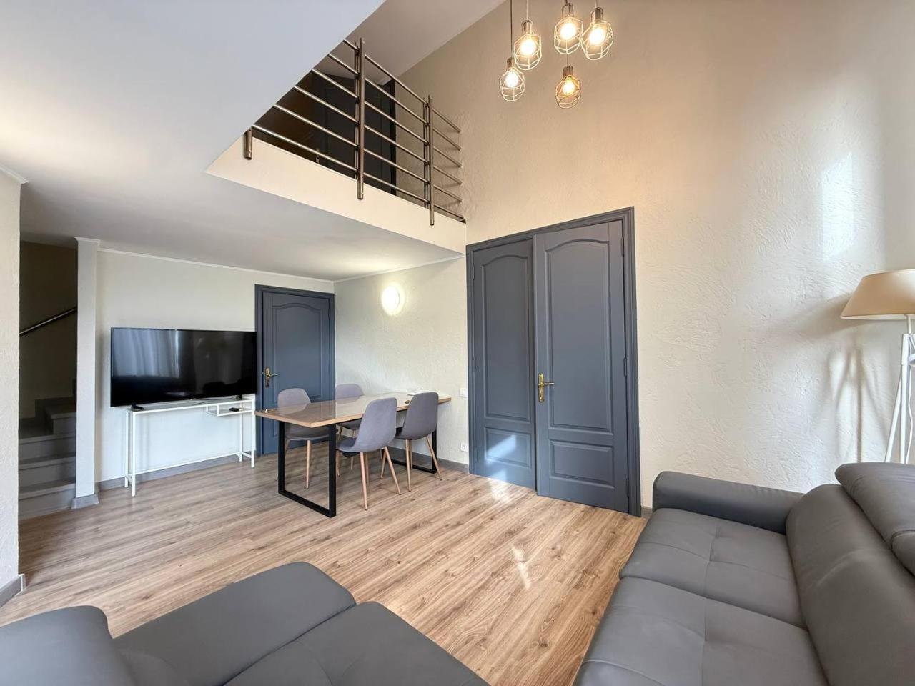 18 Deribasivska Street Jacuzzi Apartment Odessa Luaran gambar